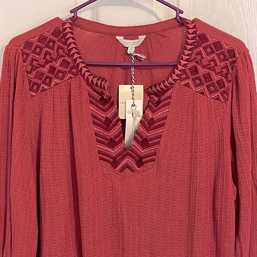 Lucky Brand Woman’s Embroidered V Neck Long Sleeve boho tunic top. Size 1X